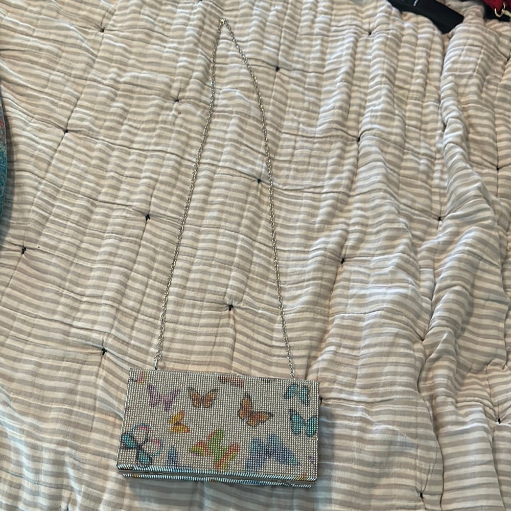 Butterfly Patterned Bedding Set - image 1